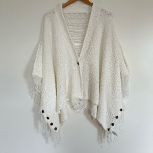 POL Fringed Bouclé Ivory Cream Oversized Poncho Cape Shrug Wrap Size Medium